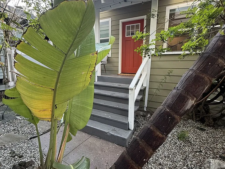 Clubhouse Ave — Photo 16