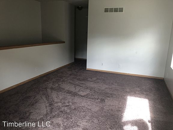3rd image of 338 Sycamore Dr