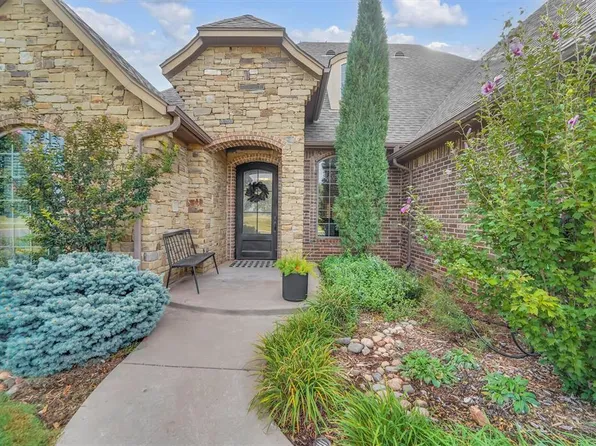 1112 Dogwood Dr, Elk City, OK 73644