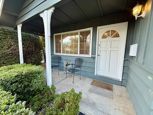 4 bed, 2.5 bath, 1545 sqft, $5,500 — Photo 2