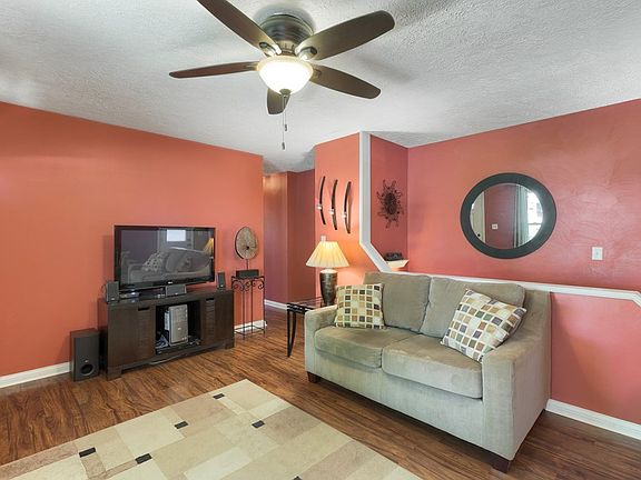 4th image of 1313 Gilbert Ln