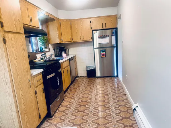 97 Sanford Place image 3 of 12