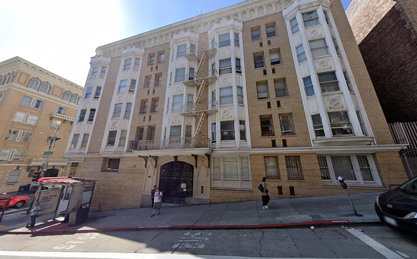 801 Jones — Photo 1
