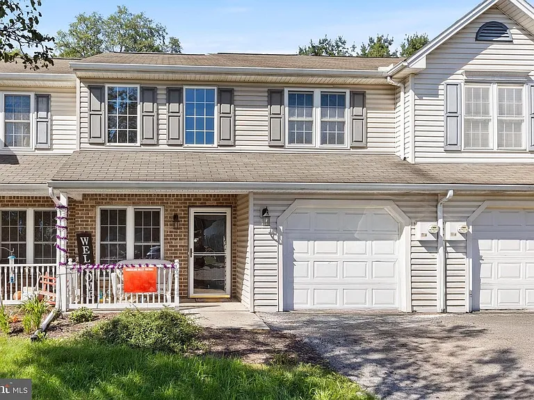 16 Ashburg Dr — Photo 15