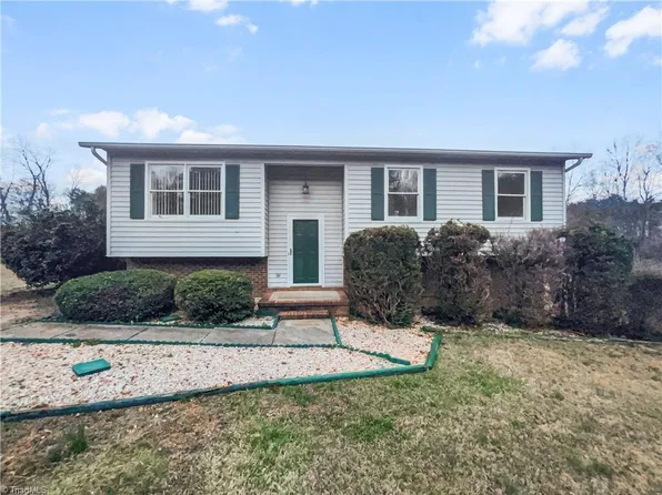 4500 Crews Ln, Walkertown, NC 27051