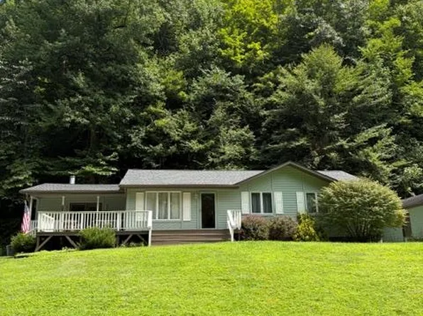 990 Highway 3408, Blackey, KY 41804