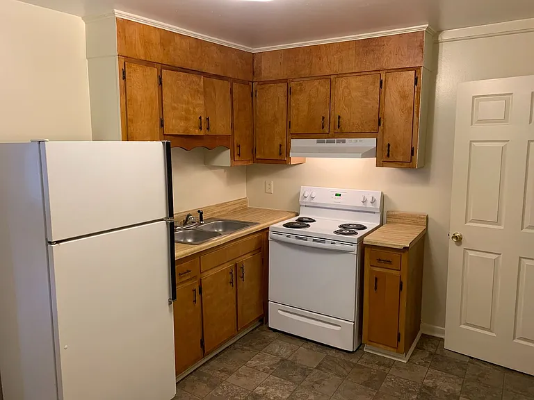 500 Wilson Ave — Photo 2
