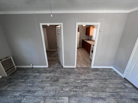 3rd image of 2233 L St