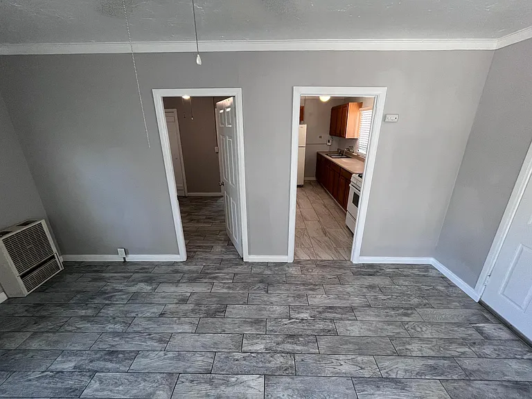 2233 L St — Photo 3