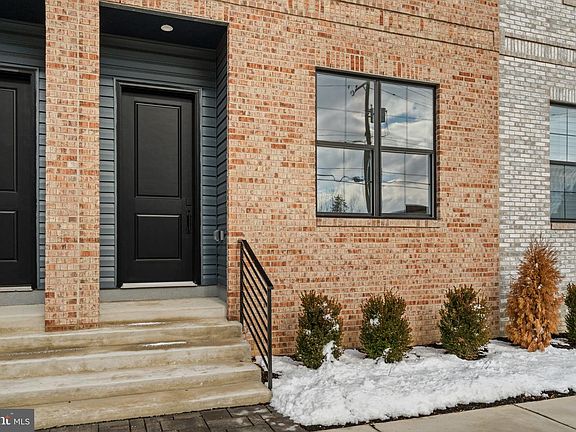 5th image of 2715 Lorraine Ct