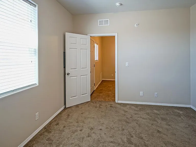 Master Bedroom |2-Bedroom 2-Bathroom Apartment Homes | Coronado Townhomes