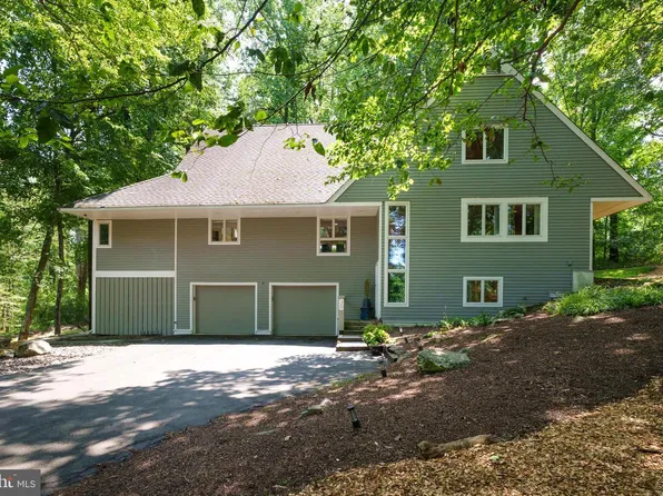 30 Poor Farm Rd, Pennington, NJ 08534