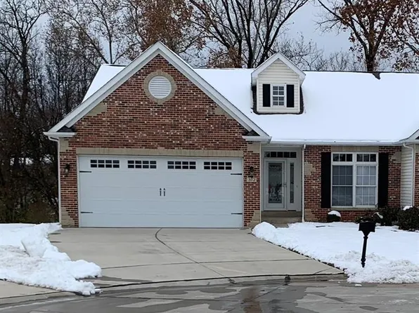 312 Glasgow Dr, Saint Charles, MO 63301