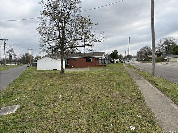 3rd image of 1516 S Ward Ave