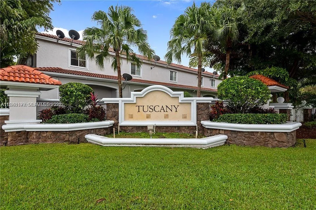 2 bed, 2.5 bath, 1120 sqft, $2,450 — Photo 1