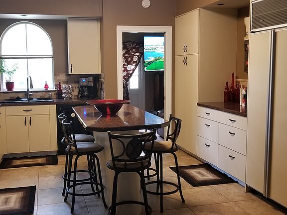 3rd image of 33493 Beverly Dr
