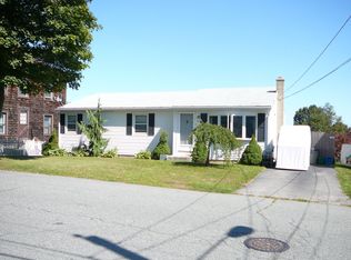 75 Uxbridge St, Cranston, RI 02920