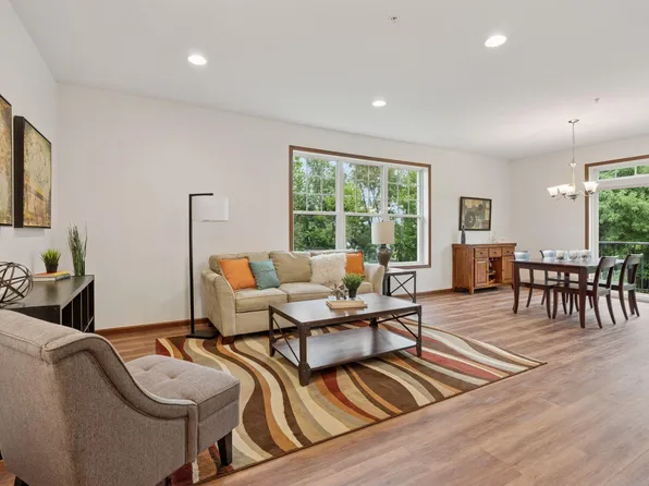 11900 Emery Village Dr N, Champlin, MN 55316