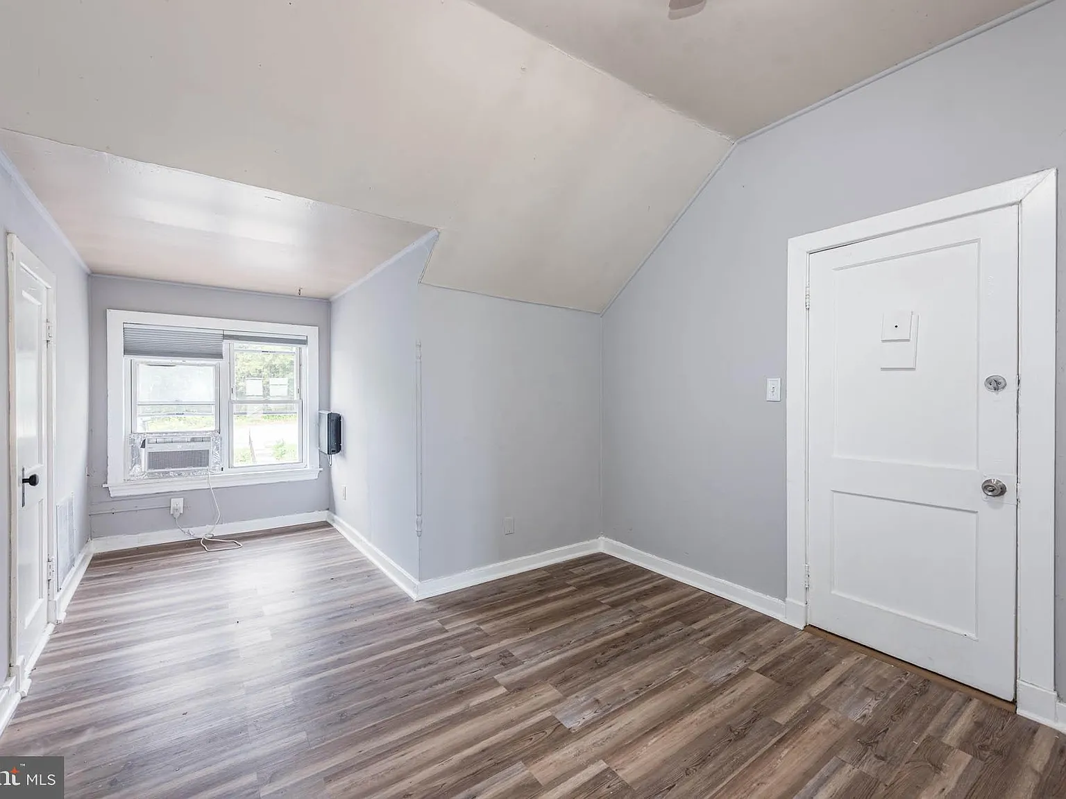 1 bed, 1.0 bath, $950 — Photo 4