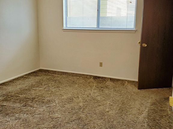 4th image of 250 S Water Ave #1