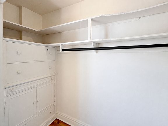 Unit Step-In Closet