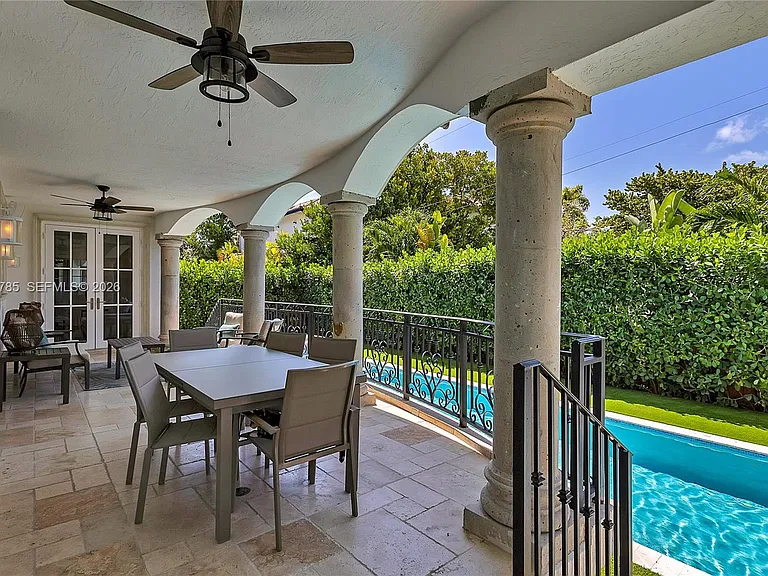 350 Redwood Ln — Photo 23