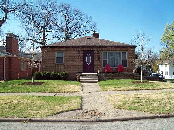 4th image of 825 W Lawrence St