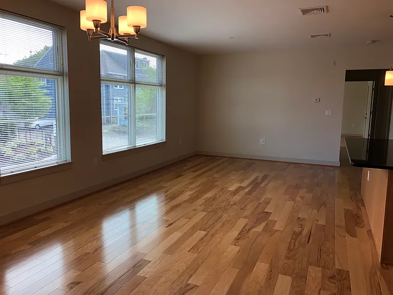 150 Adams St #7 — Photo 3