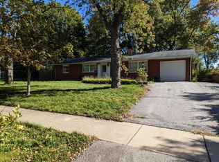 5255 Larkspur Ln, Lisle, IL 60532