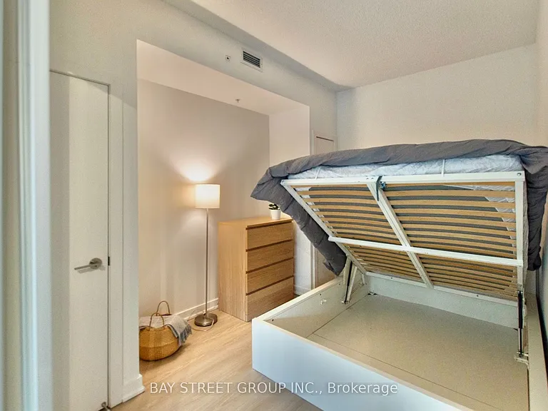 199 Richmond St W #203 — Photo 12