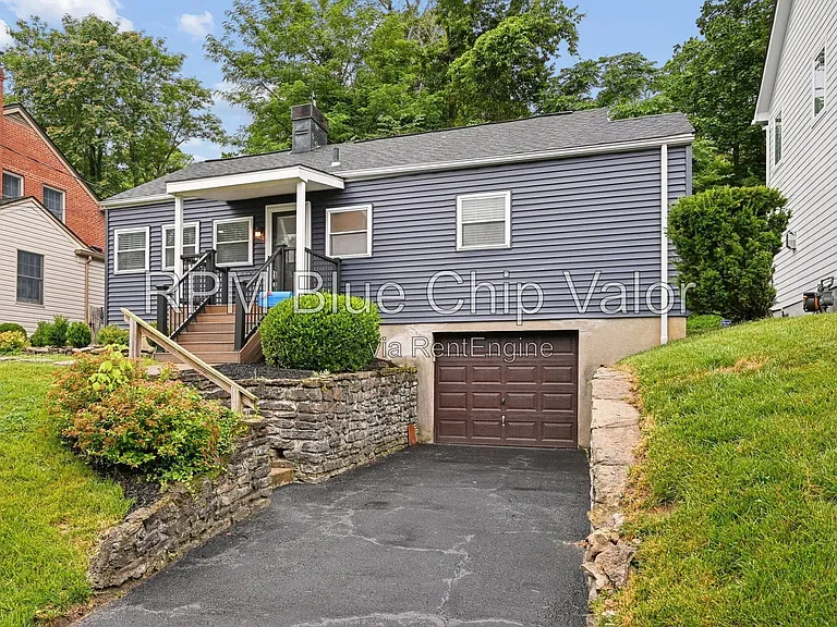 3395 Ault View Ave — Photo 3