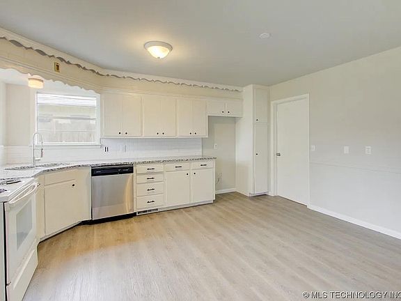 3rd image of 8512 E 24th Pl
