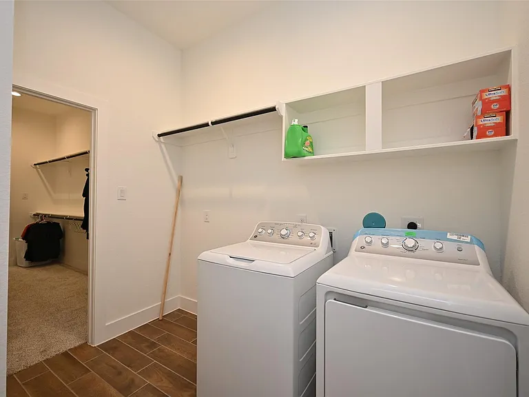 1535 Cathedral Bend Dr — Photo 18