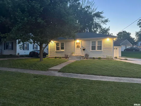 601 Spring St, Washington, IL 61571