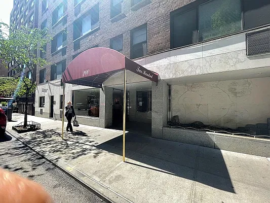 Sold by Manhattan Boutique Real Estate | media 10
