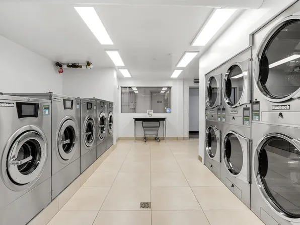 2175 Cedar Avenue image 10 of 12