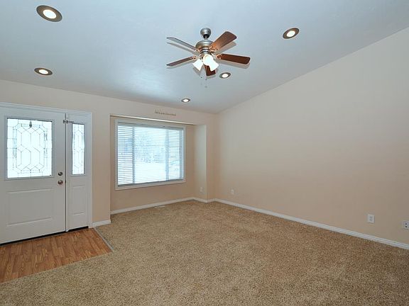 3rd image of 540 E 15th St