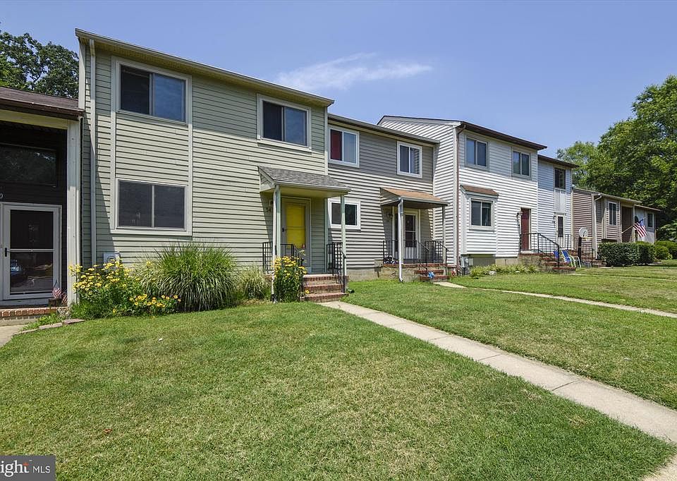 1st image of 542 Greenblades Ct