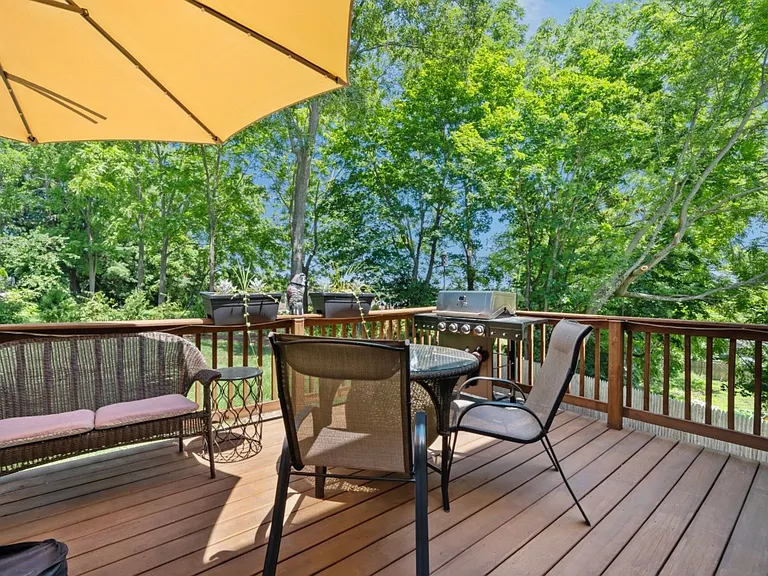 44 Dion Ave — Photo 35