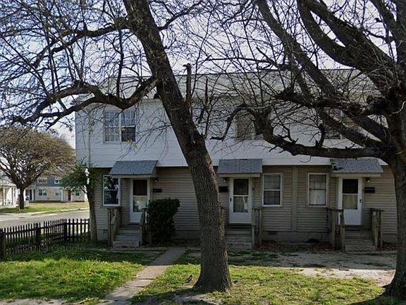 3rd image of 3208 Marshall Ave Unit 5