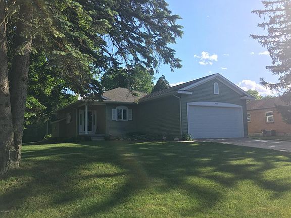 2nd image of 4820 Luxemburg St SE