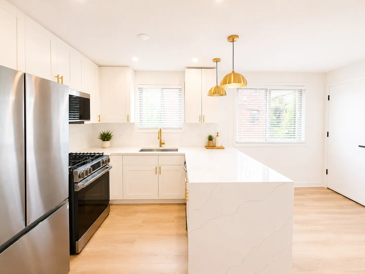 2 bed, 1250 sqft, $2,500 — Photo 3