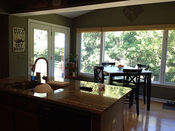 3rd image of 1046 Stratford Hill Dr
