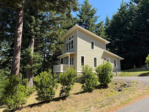 260 15th St Photo 1