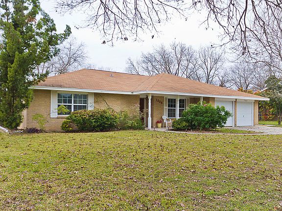 2nd image of 1225 Hillcrest Dr
