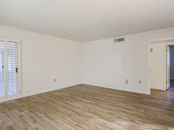 4th image of 12515 W Prospect Dr