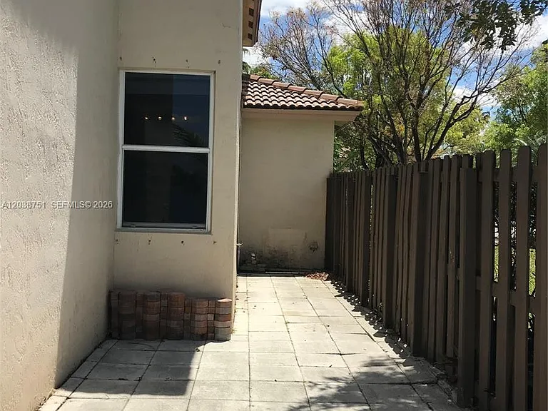 6674 NW 107th Pl — Photo 19