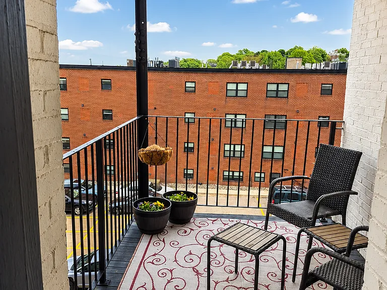 1504 Commonwealth Ave #6 — Photo 2