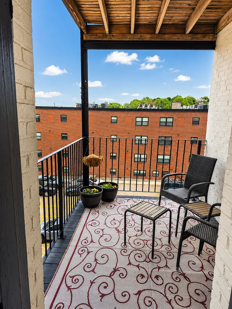 Photo 2 of 6 - 1504 Commonwealth Ave #6 - Brighton, MA Building Photo - 1504 Commonwealth Ave #6