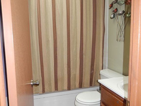 5th image of 3031 Magnolia Dr